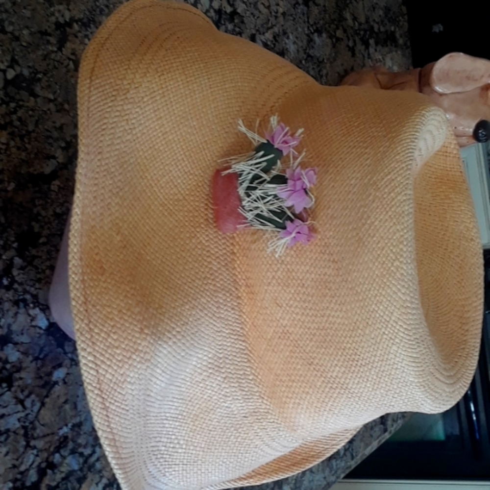 woman's vintage hat